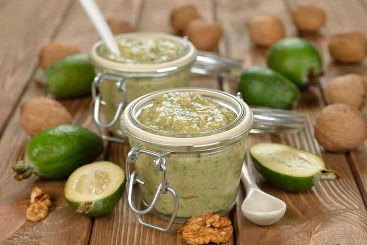 Walnuss- und Feijoa-Marmelade