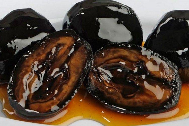 Walnussmarmelade mit Gewürzen