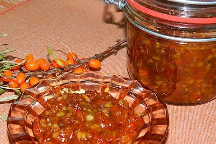 Walnuss- und Sanddornmarmelade