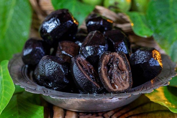 Schwarze Walnussmarmelade