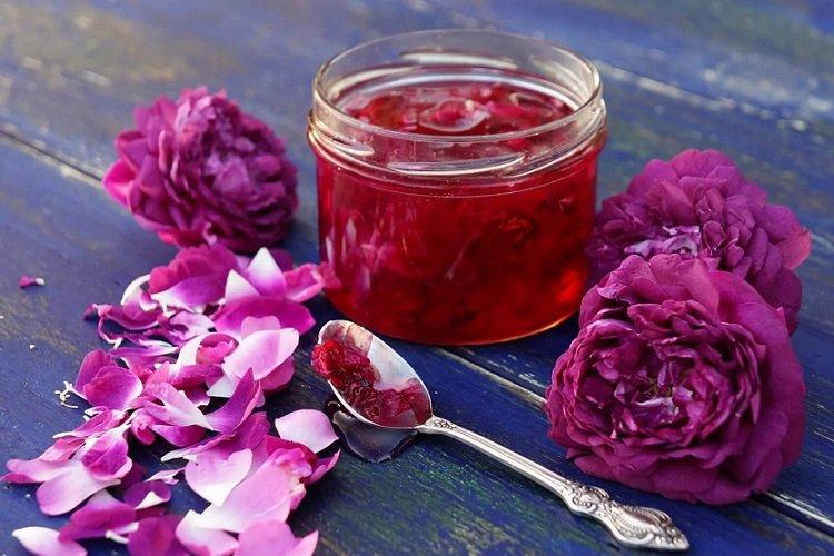 20 Rezepte für duftende Rosenblütenmarmelade