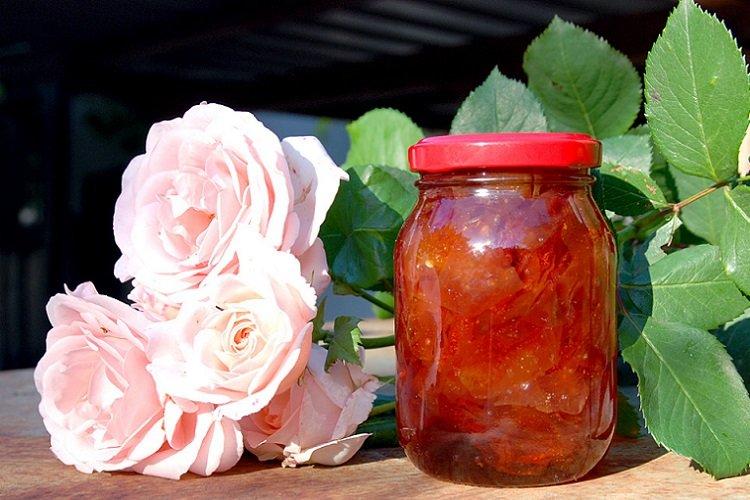 Rosenblütenmarmelade mit Pektin
