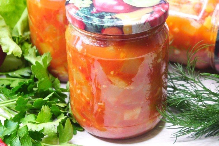 Ensalada de manzanas y tomates para el invierno