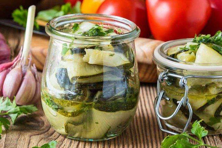 Ensalada de calabacín con miel para el invierno
