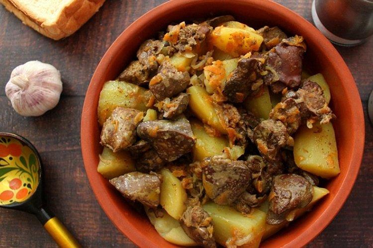Stewed Potatoes with Chicken Liver