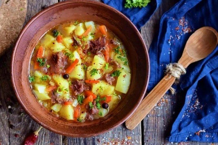 Stewed Potatoes with Canned Meat (Tushonka)