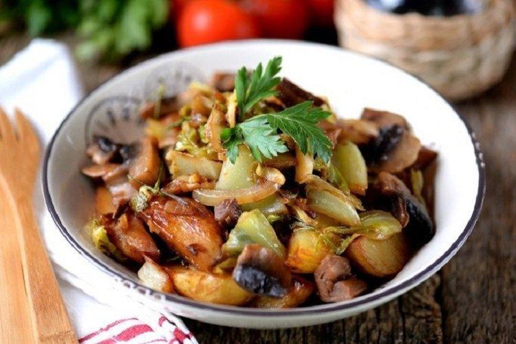 Stewed Potatoes with Mushrooms