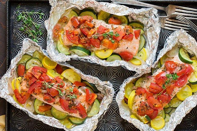 Salmon with Zucchini and Tomatoes in the Oven