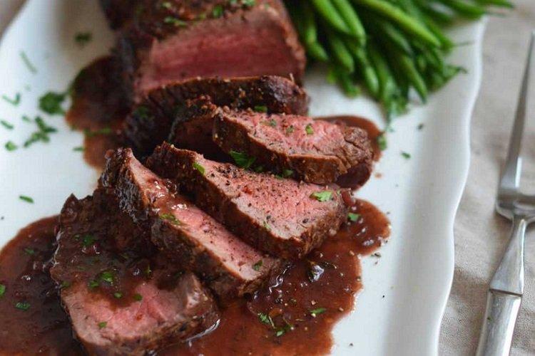Beef Roast Beef in Tomato Sauce