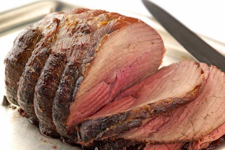 Beef Roast Beef with Onions
