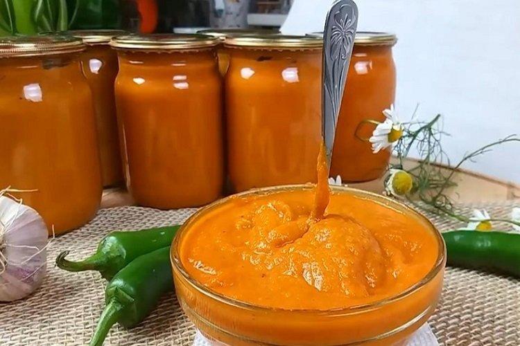 Caviar de calabacín con tomates para el invierno