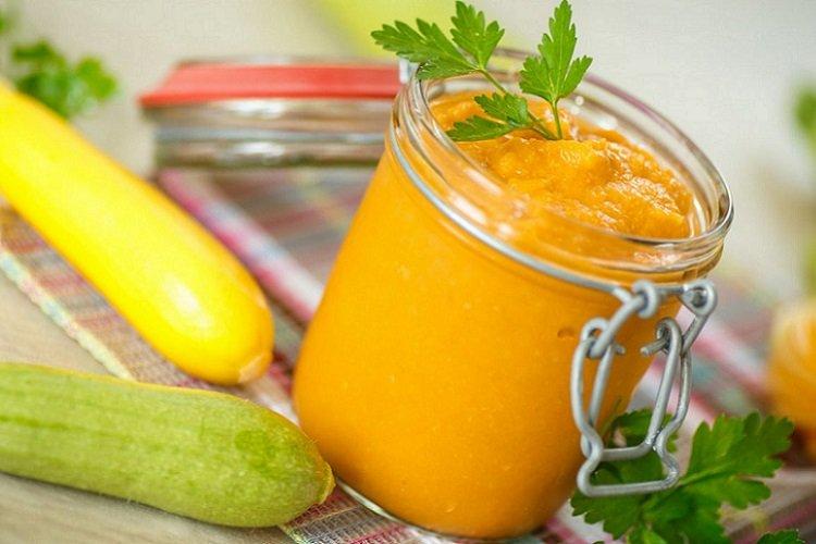Caviar de calabacín pasado por la picadora de carne