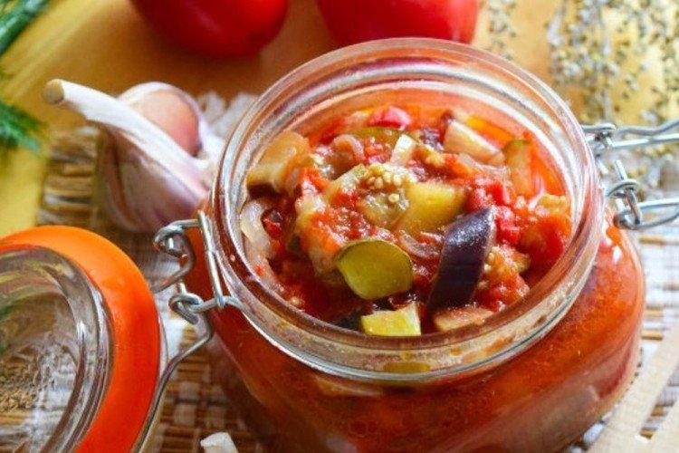 Ensalada de berenjena con pepinos