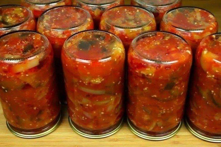 Ensalada de berenjena con manzanas para el invierno