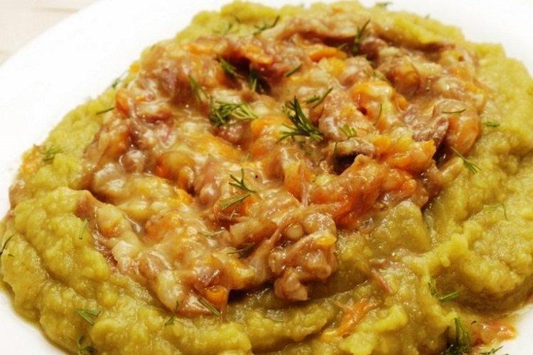 Erbsenbrei mit Hackfleisch
