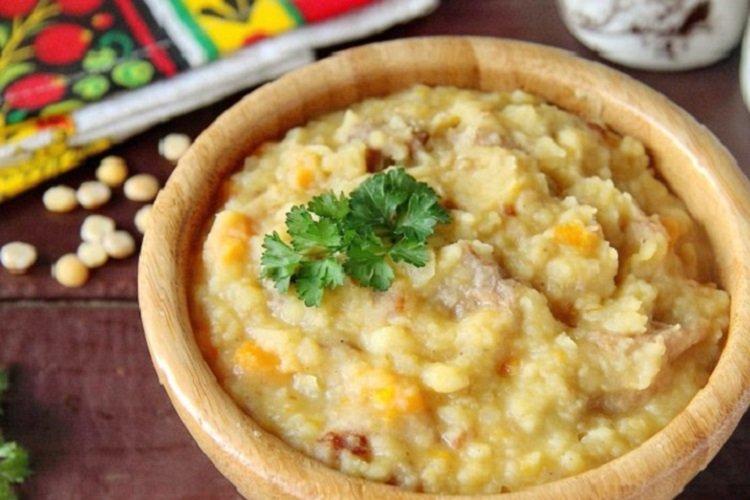 Erbsenbrei mit Dosenfleisch