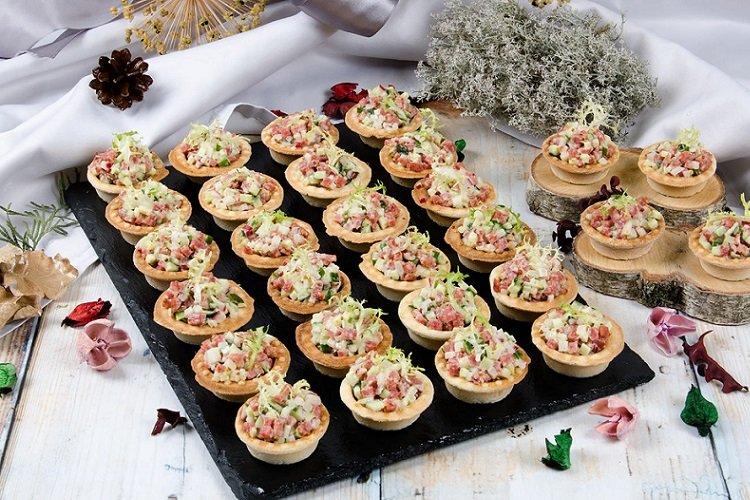 Tartlets with Cervelat and Fresh Cucumber