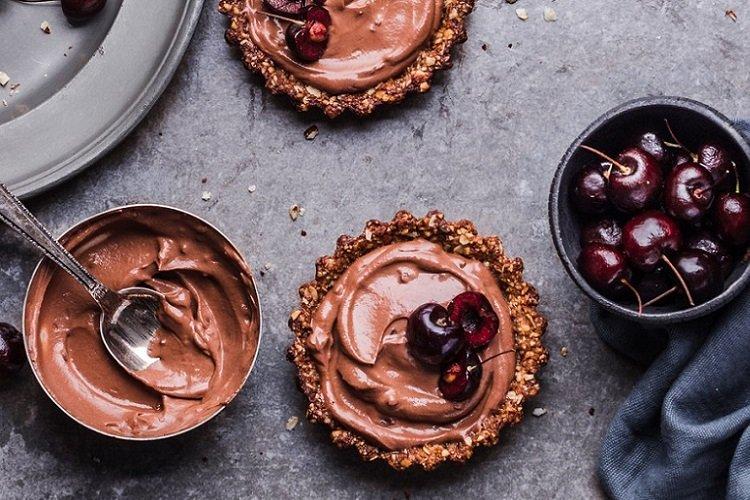Tartlets with Cherry and Chocolate