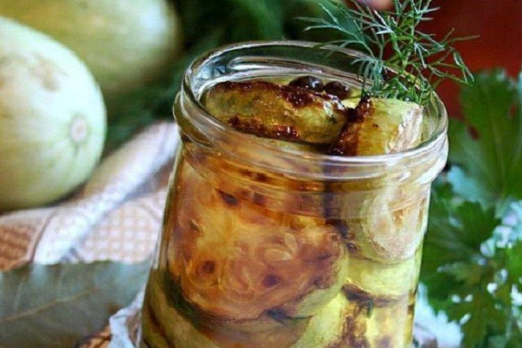 Gebratene Zucchini für den Winter