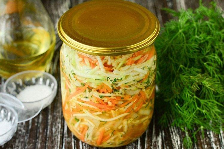 Zucchini nach koreanischer Art für den Winter