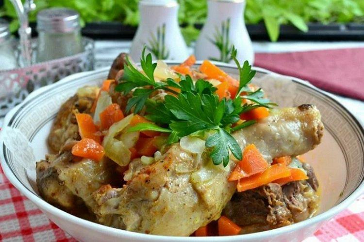 Braised Chicken with Onions and Carrots