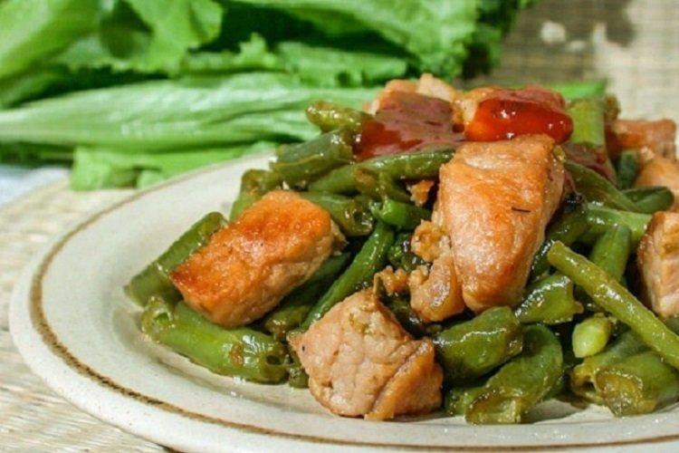 Chicken Braised with Asparagus