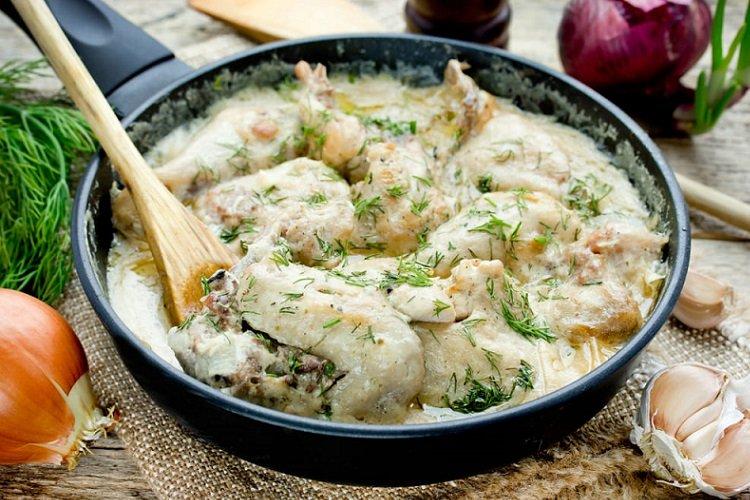 Chicken Braised in Sour Cream