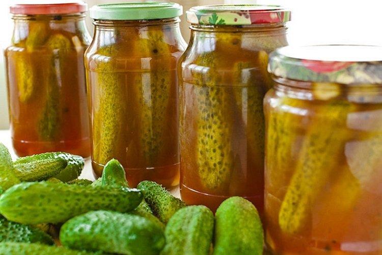 Pepinos crujientes con kétchup de chile