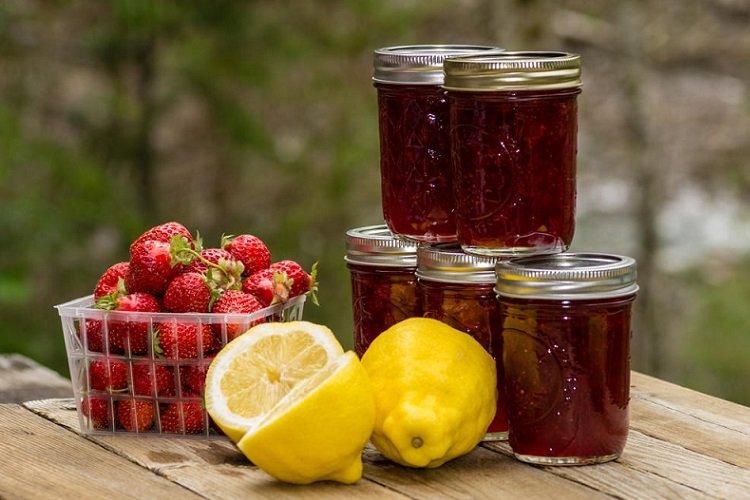 Strawberry Jam with Lemon for Winter