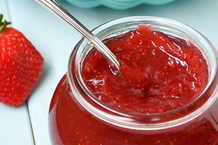 Strawberry Jam with Gelatin