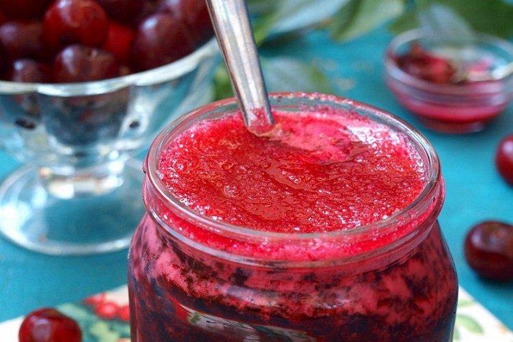 Mashed Cherries with Sugar