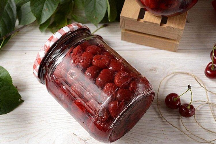 Aromatic Cherries in Their Own Juice