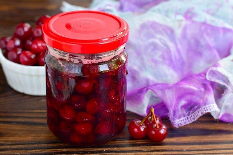 Cherries with Pits in Their Own Juice