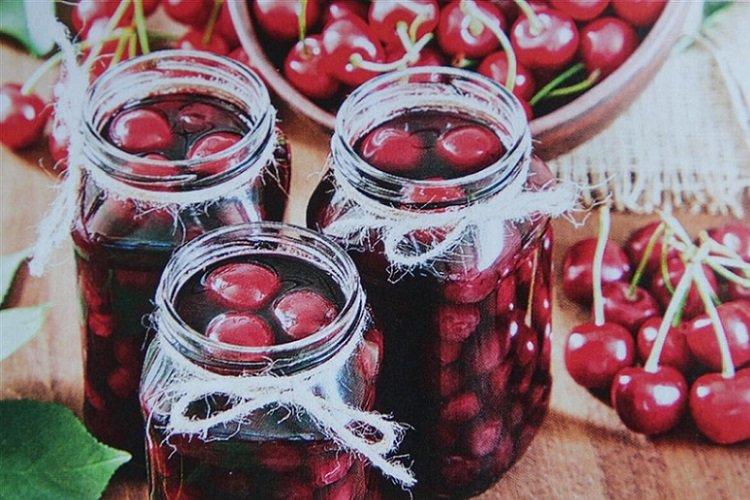 Cherries in Their Own Juice in a Multicooker