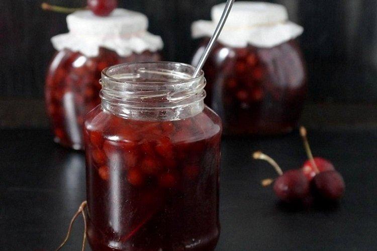 Cherries in Their Own Juice in the Oven