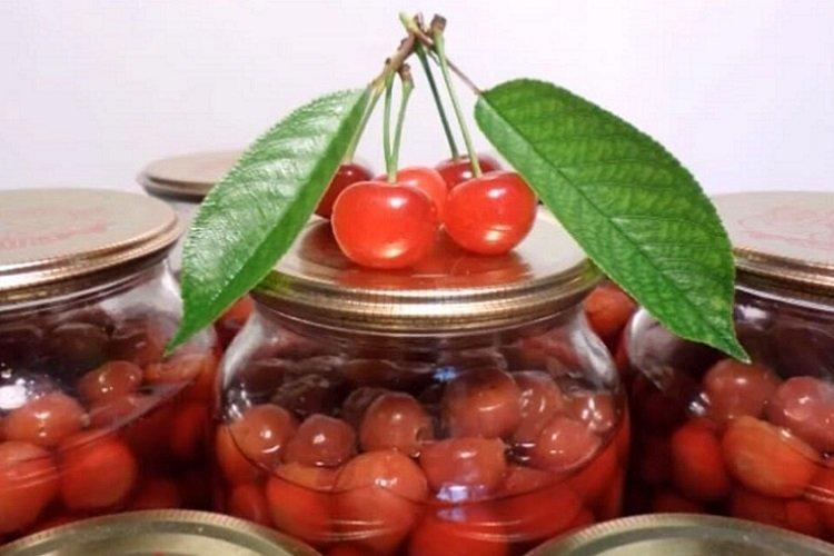 Cherry Jam with Gelatin