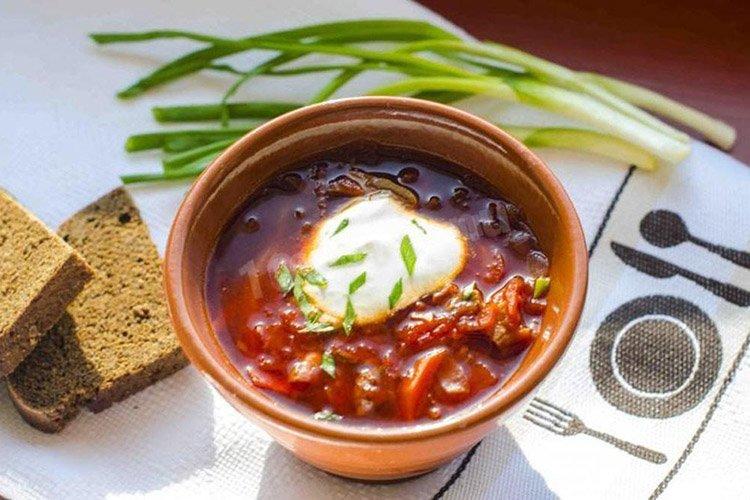 Vegetarian Borscht with Beans
