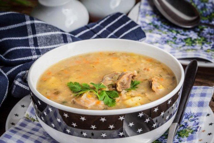 Suppe mit Hirse und Hühnermägen