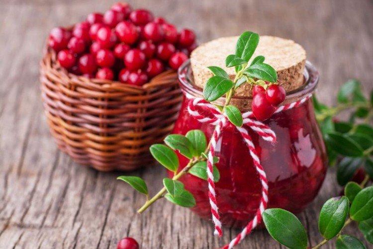 Himbeer- und Preiselbeermarmelade