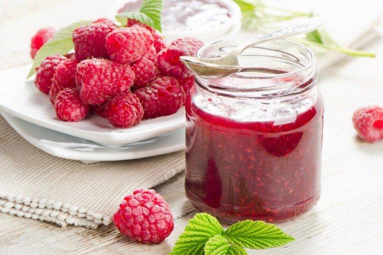 Marmelade aus pürierten Himbeeren