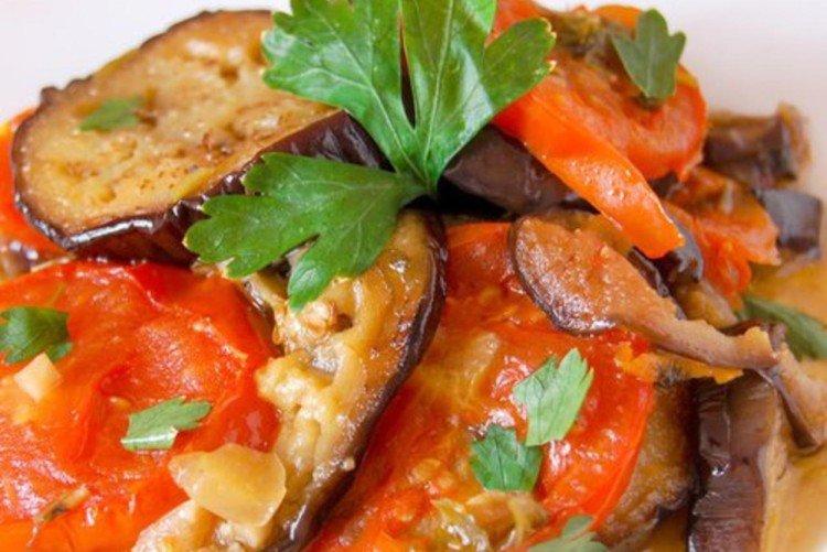 Auberginen-Sauté mit Suluguni