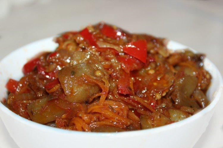 Auberginen-Sauté mit Tomatenmark