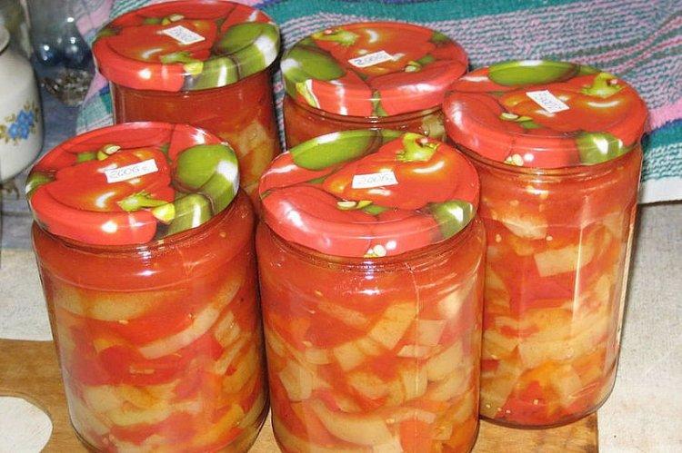 Ensalada de pimiento dulce con cebolla