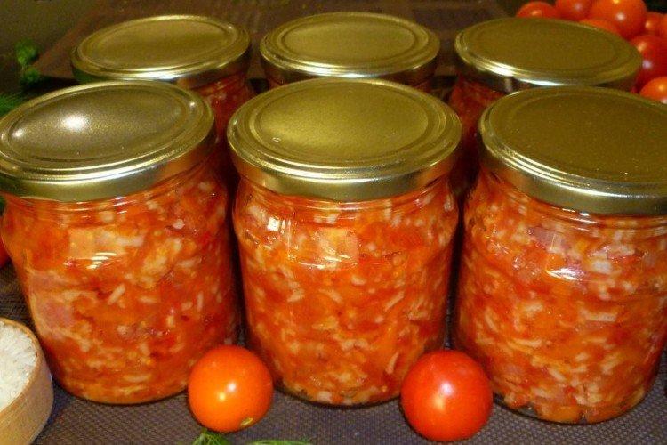 Ensalada de pimiento dulce con arroz para el invierno