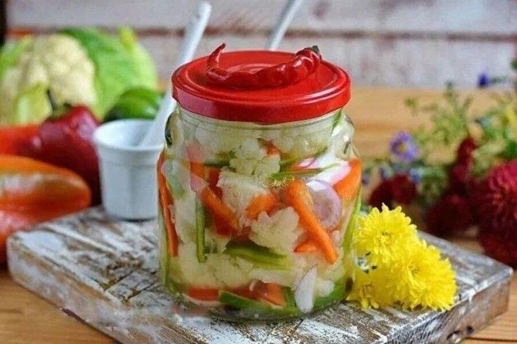 Ensalada de pimiento dulce con coliflor
