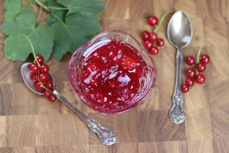Redcurrant and Apple Jam
