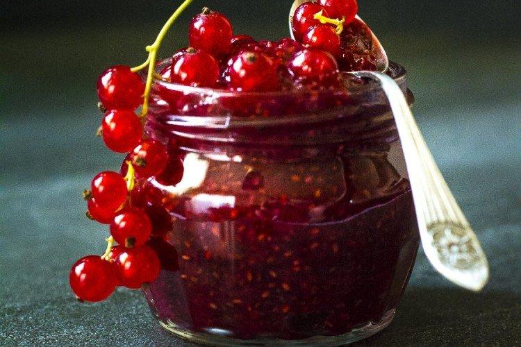 Jam from Pureed Redcurrants