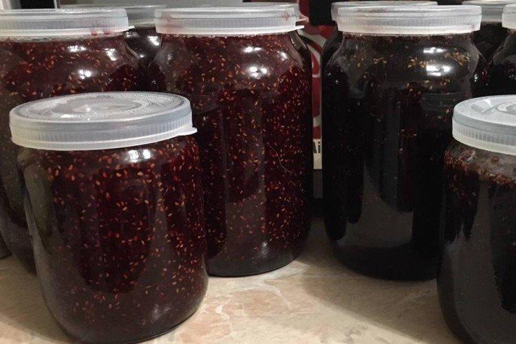 Maulbeeren- und Erdbeermarmelade