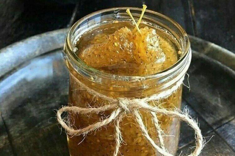 Marmelade aus weißen Maulbeeren