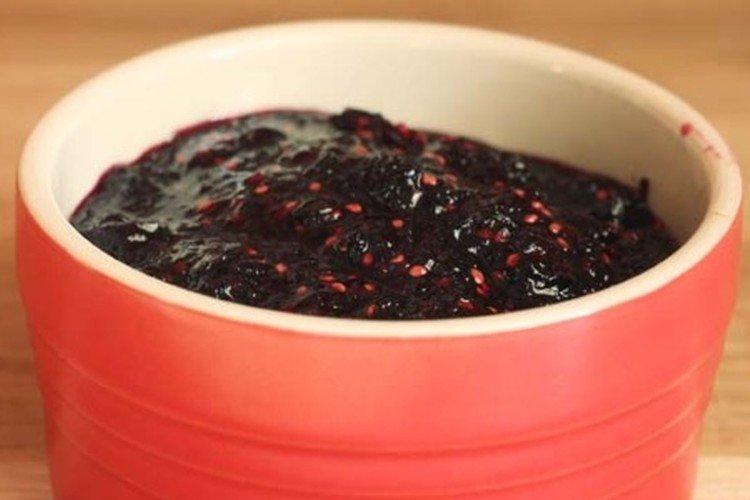 Maulbeermarmelade mit Gelatine
